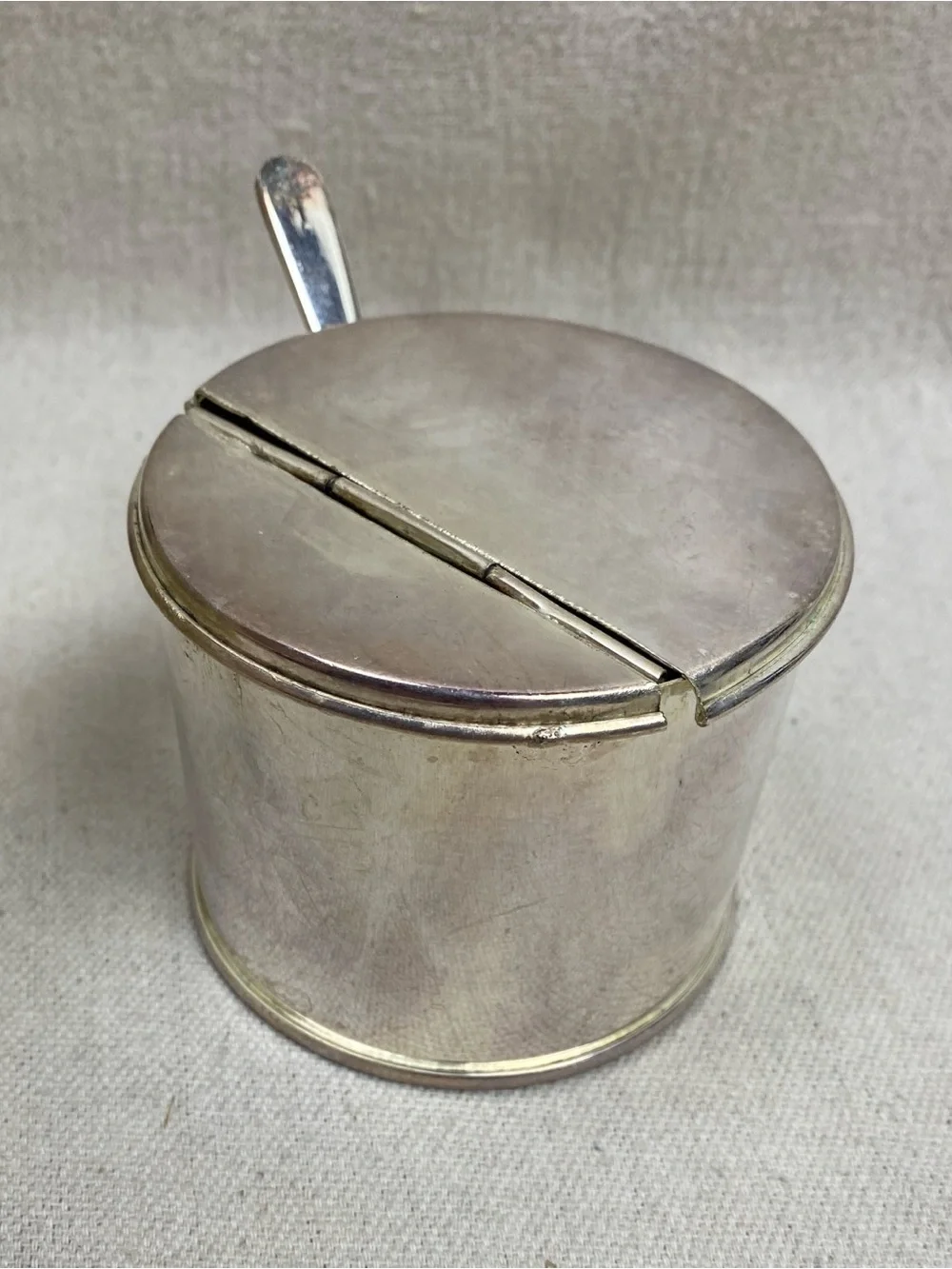 N/A shiny silver
